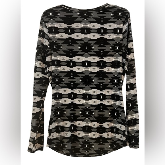 No Boundaries  Aztec Black & Gray long sleeve top  Sz XxL 2XG - Picture 2 of 3